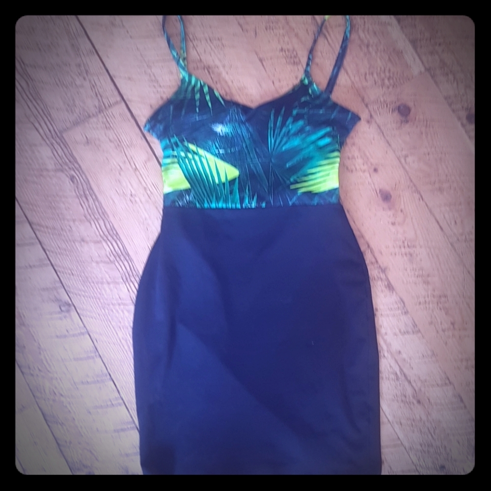 Bodycon fabletics dress with open back